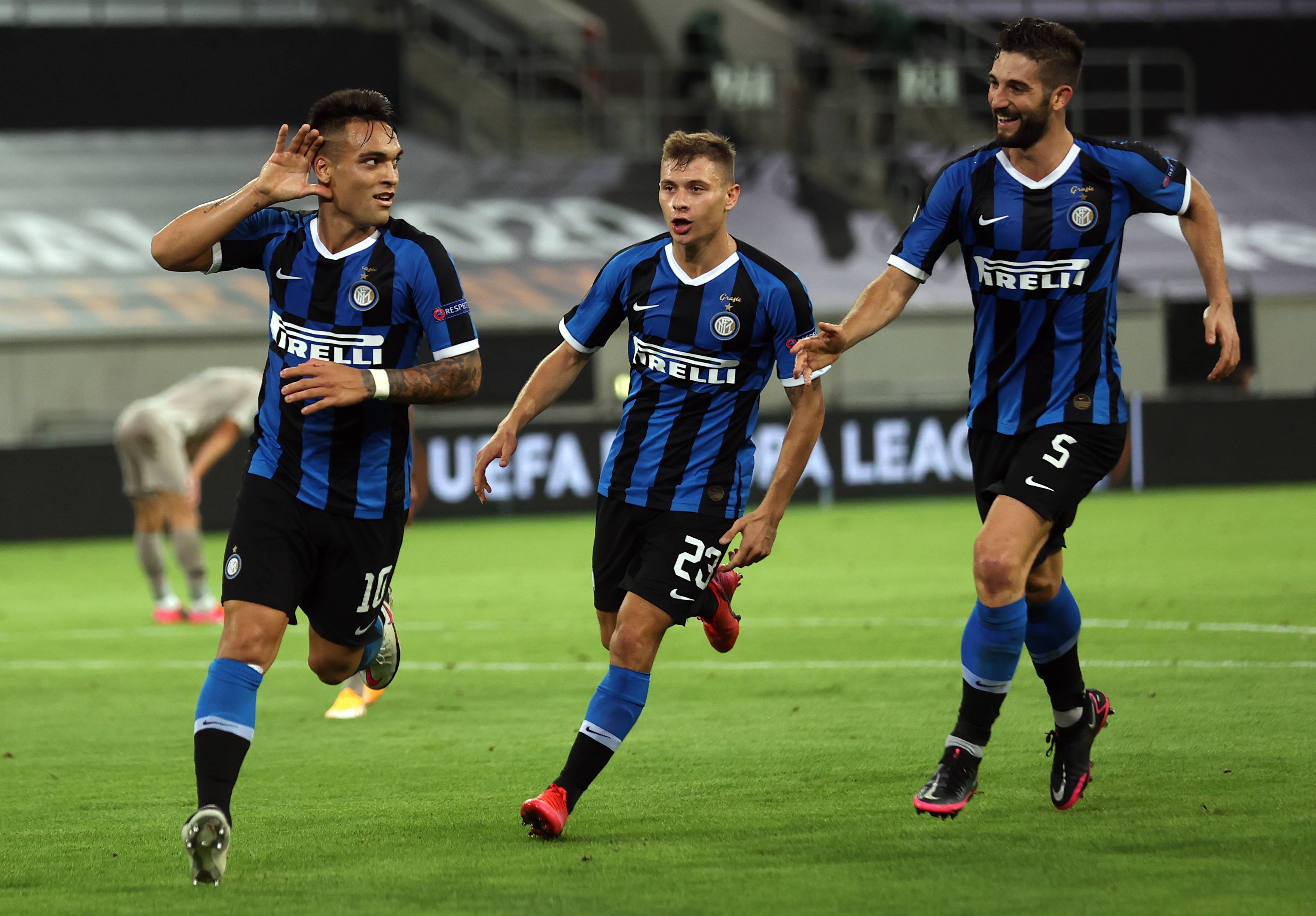 意甲德比盛宴：拉齐奥主场迎战罗马，同城对决火药味十足