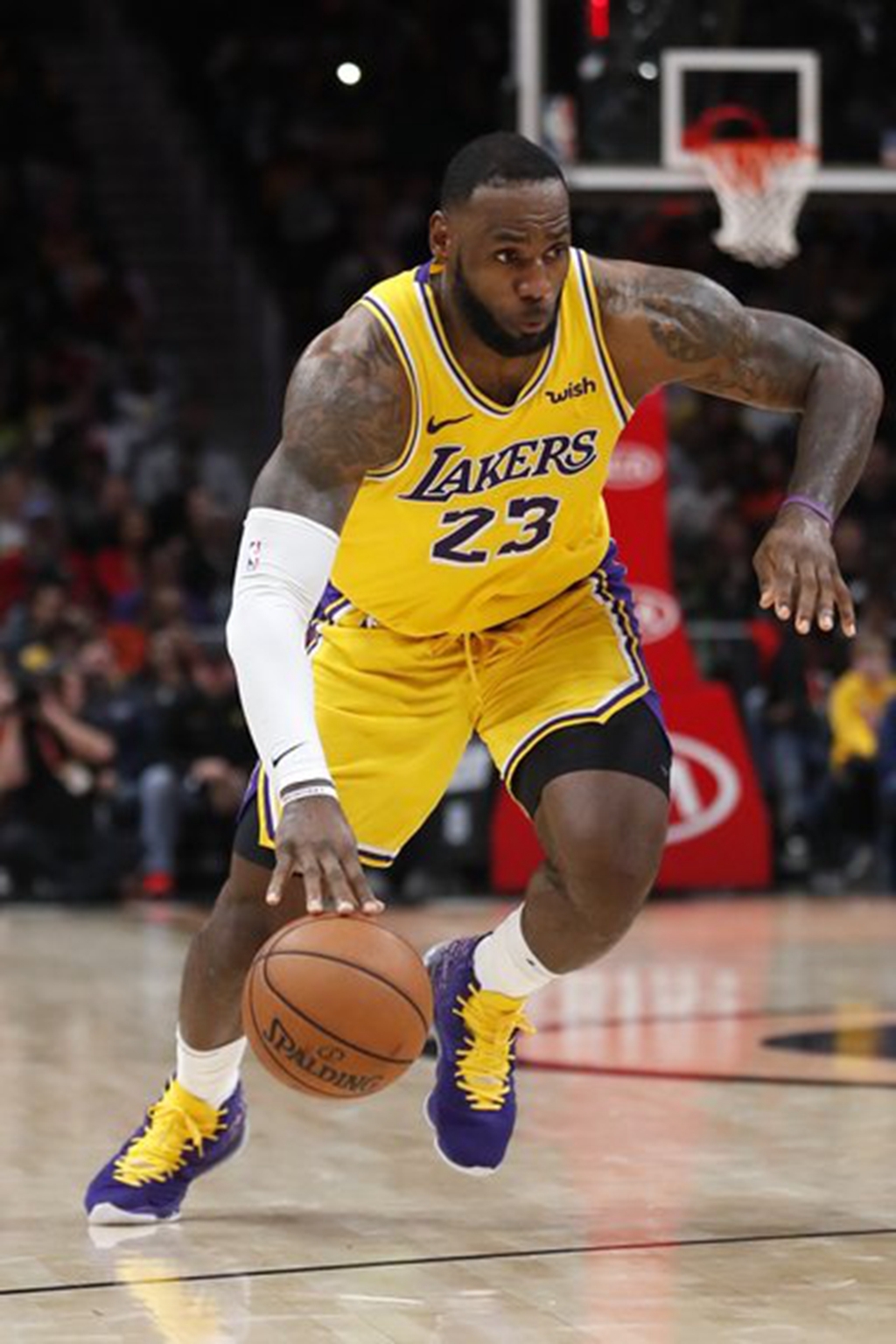 勇士队豪赌今夏大交易，四选秀权加新星库明加瞄准热火球星阿德巴约